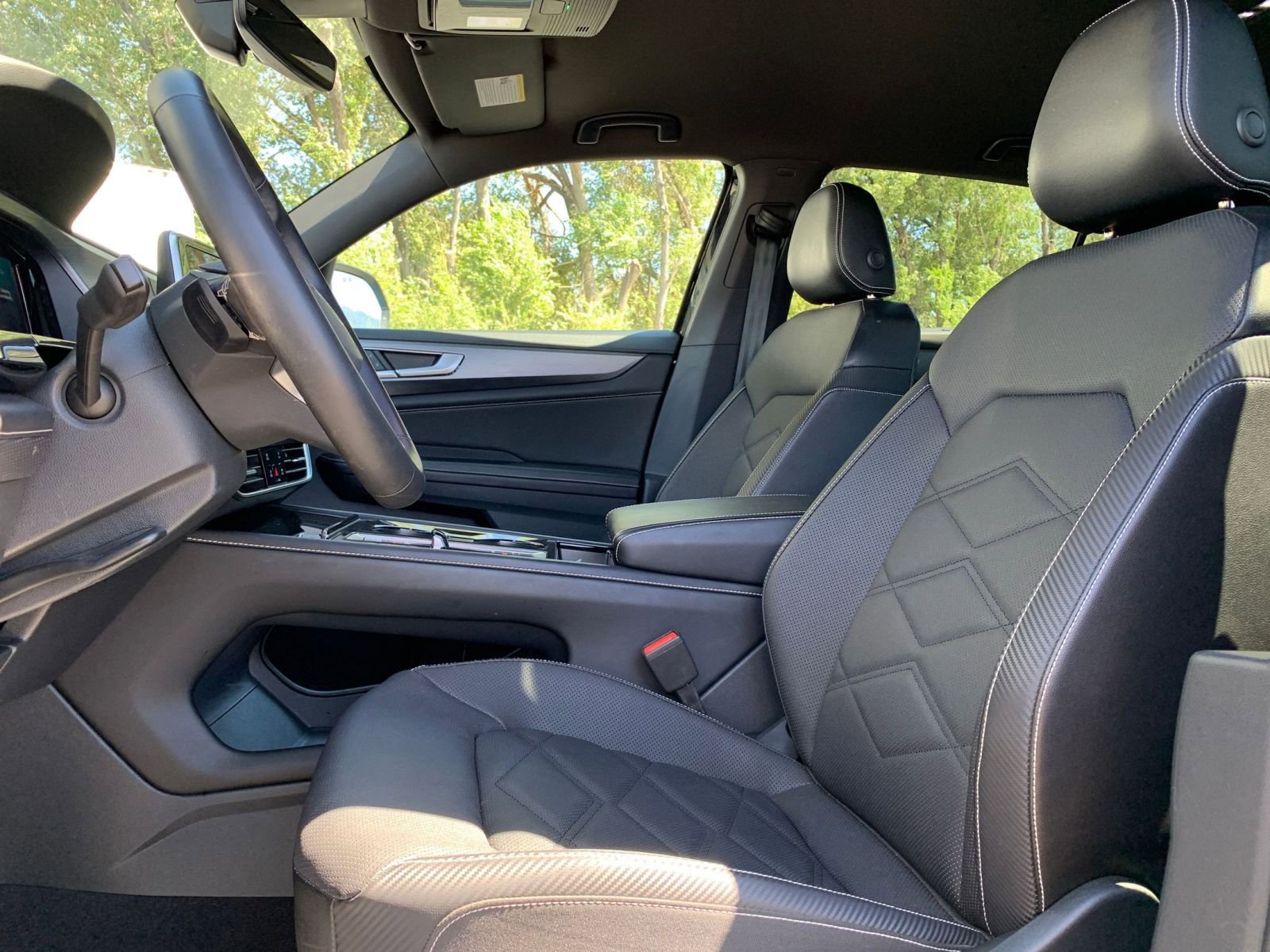 Used 2024 Volkswagen Atlas Cross Sport SE image 27