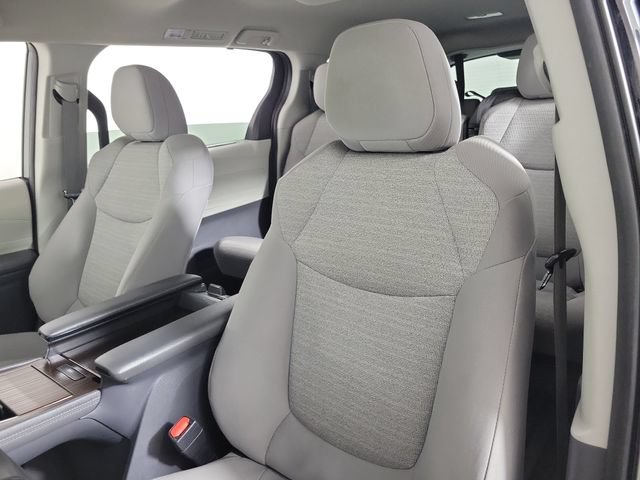 Used 2023 Toyota Sienna LE FWD image 20