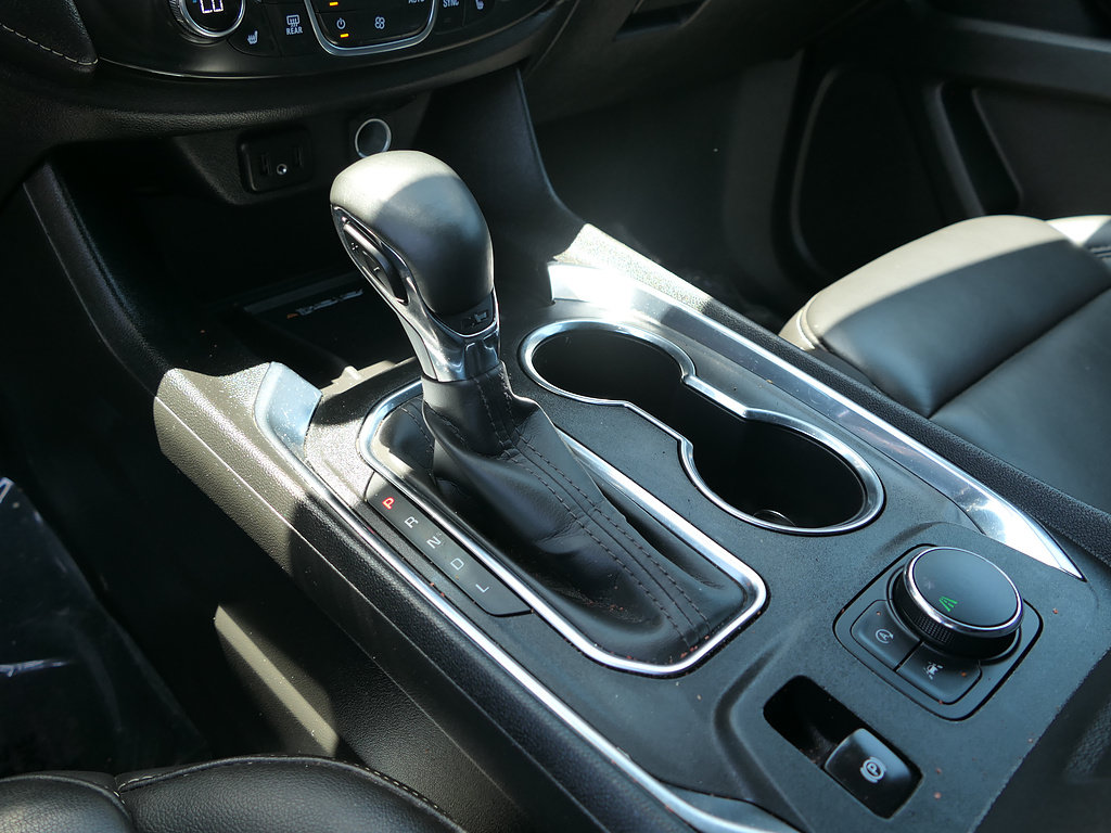 Used 2023 Chevrolet Traverse LT FWD image 21