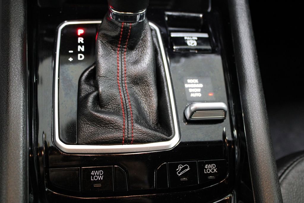 Used 2025 Jeep Compass Trailhawk image 38