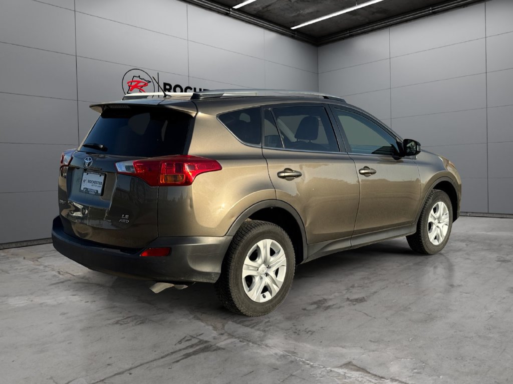 Used 2015 Toyota RAV4 LE AWD/4WD image 5