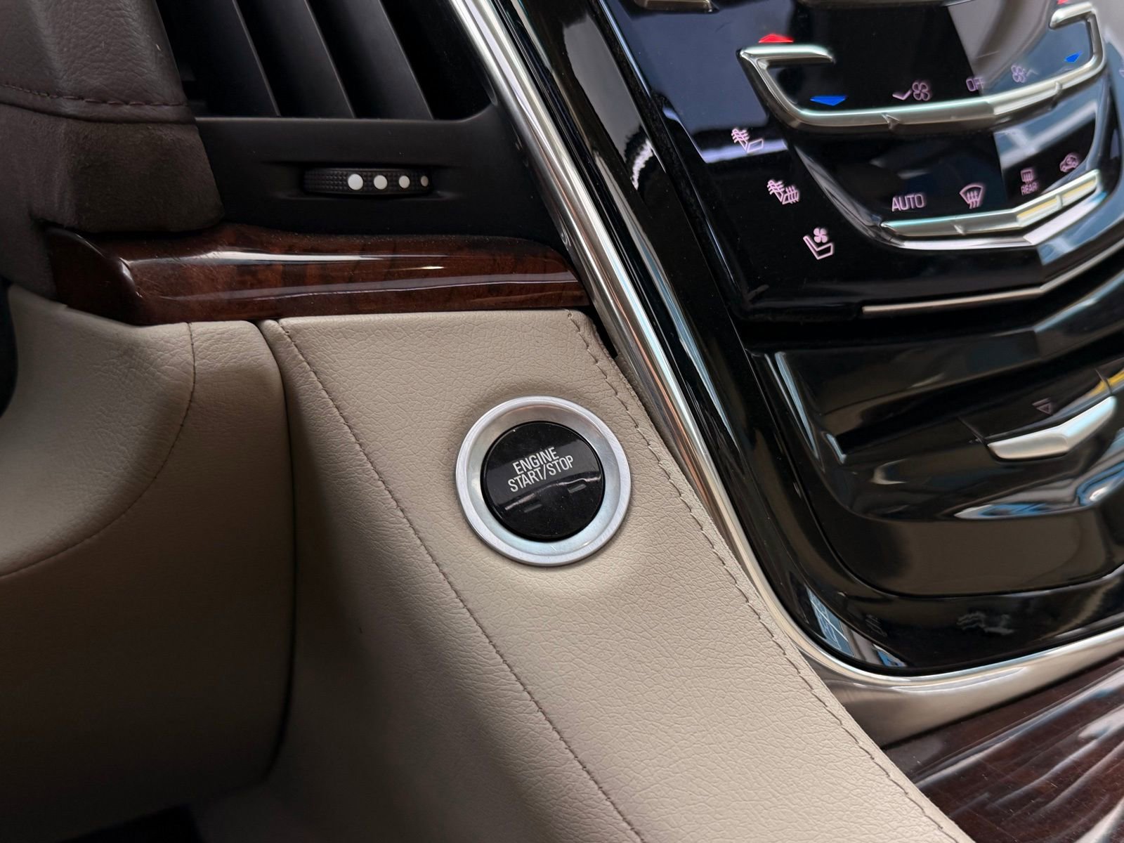 Used 2015 Cadillac Escalade ESV Premium AWD/4WD image 45