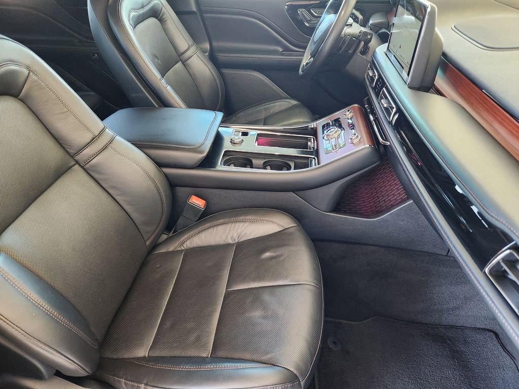 Used 2023 Lincoln Aviator Reserve w/ Equipment Group 201A image 13
