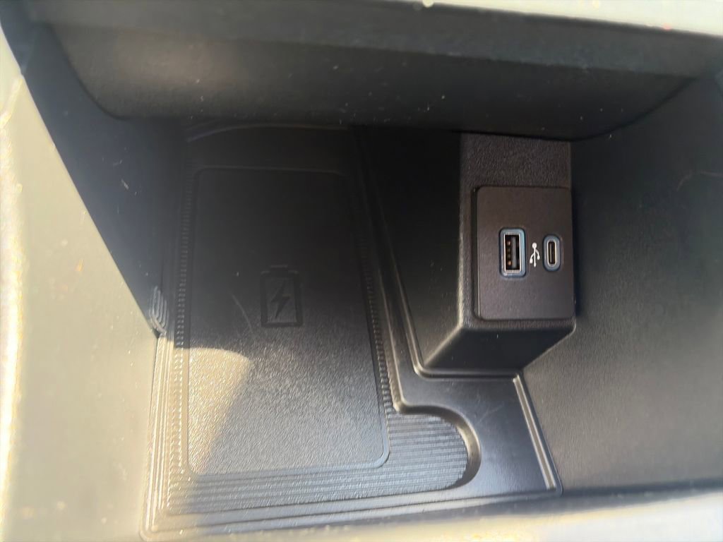 Used 2022 Ford Edge Titanium w/ Equipment Group 301A AWD/4WD image 23