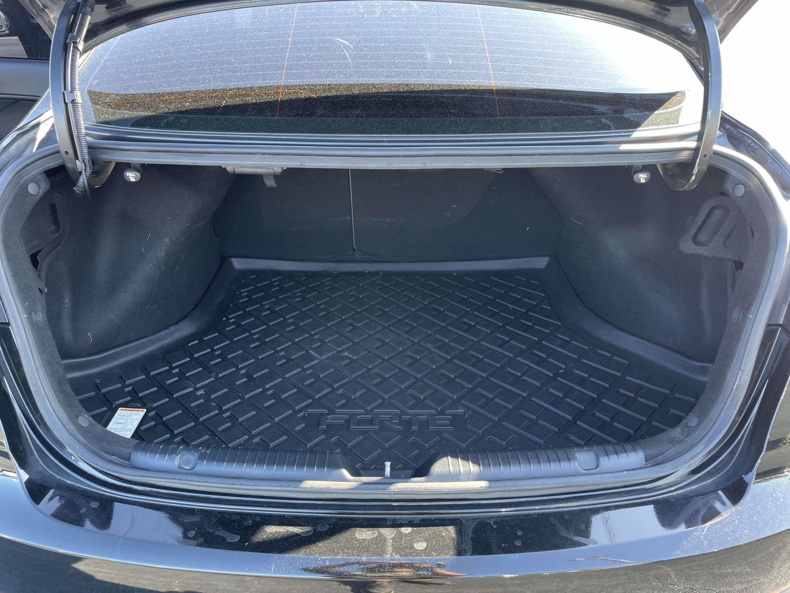 Used 2016 Kia Forte LX FWD image 9