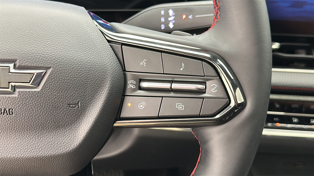 Used 2025 Chevrolet Equinox RS w/ Safety and Technology Package AWD/4WD image 17