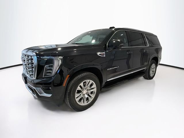 Used 2025 GMC Yukon XL Denali image 3