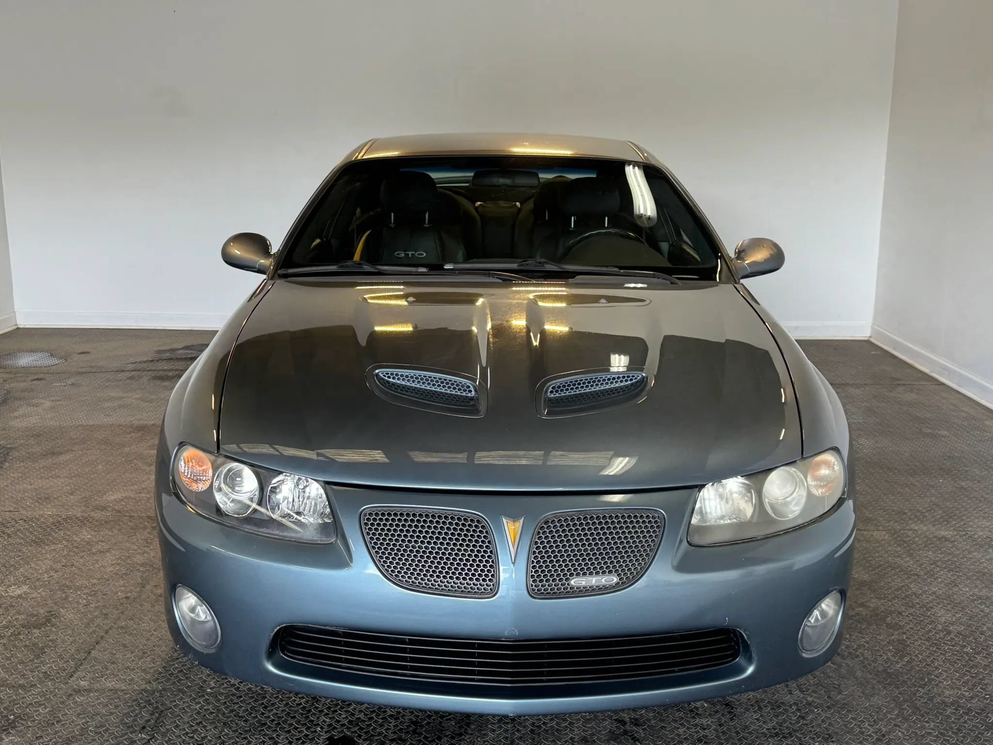 Used 2006 Pontiac GTO RWD image 2