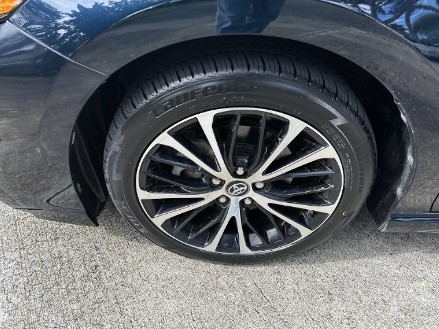 Used 2019 Toyota Camry SE FWD image 10