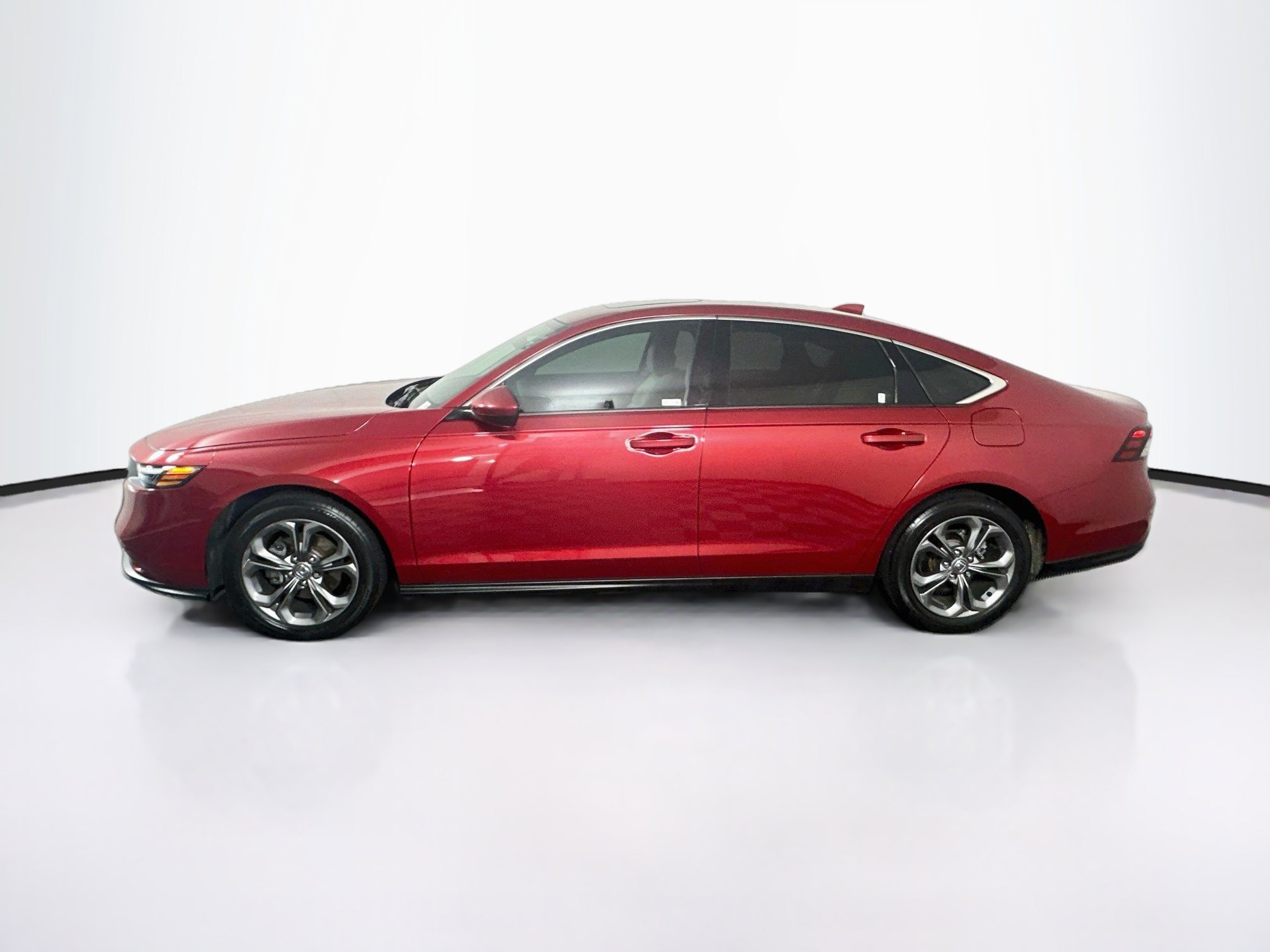 Used 2024 Honda Accord EX image 4