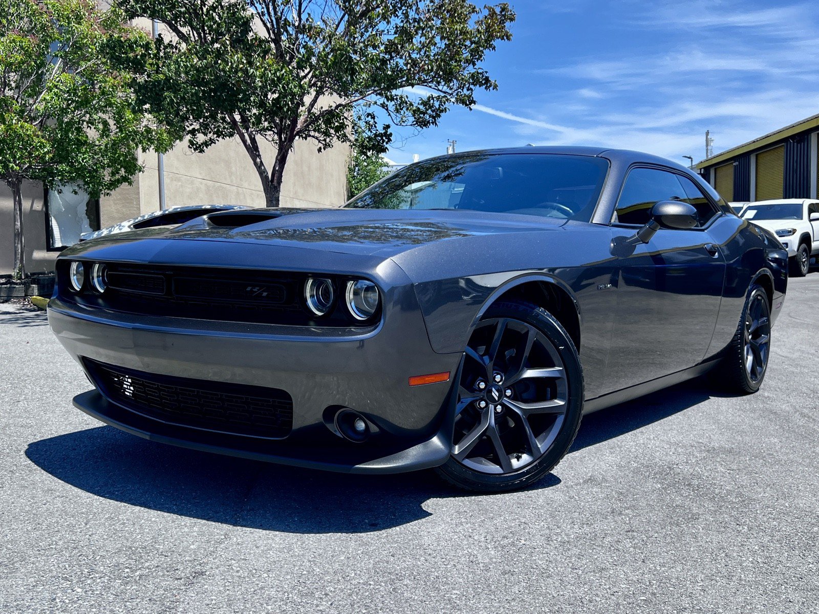 Used 2019 Dodge Challenger R/T w/ Driver Convenience Group RWD image 2
