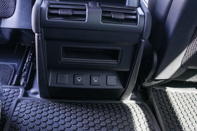 Used 2023 Land Rover Defender 90 X-Dynamic SE image 57