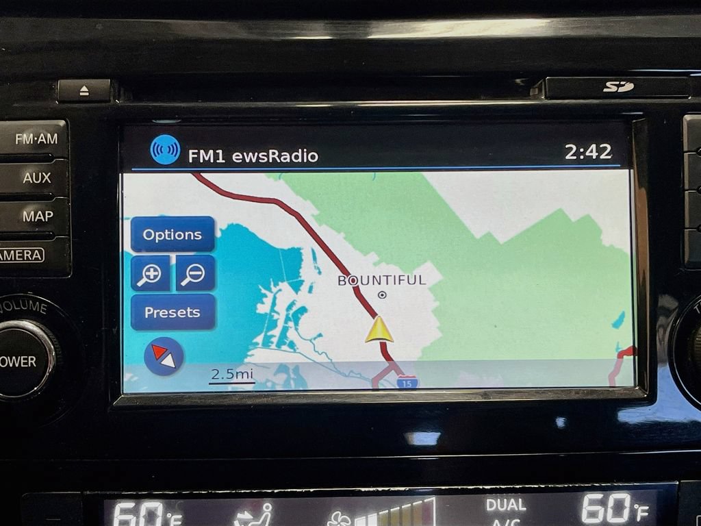 Used 2017 Nissan Rogue SV w/ SV Premium Package FWD image 13