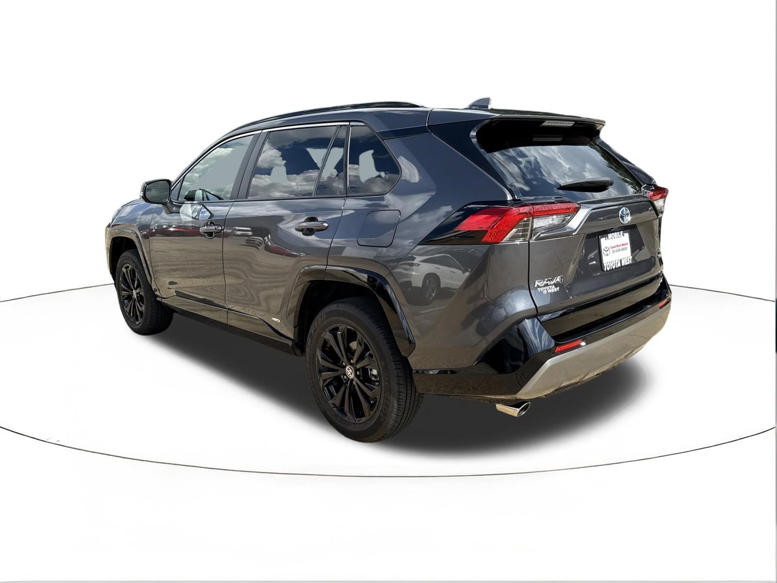 Used 2024 Toyota RAV4 SE AWD/4WD image 5