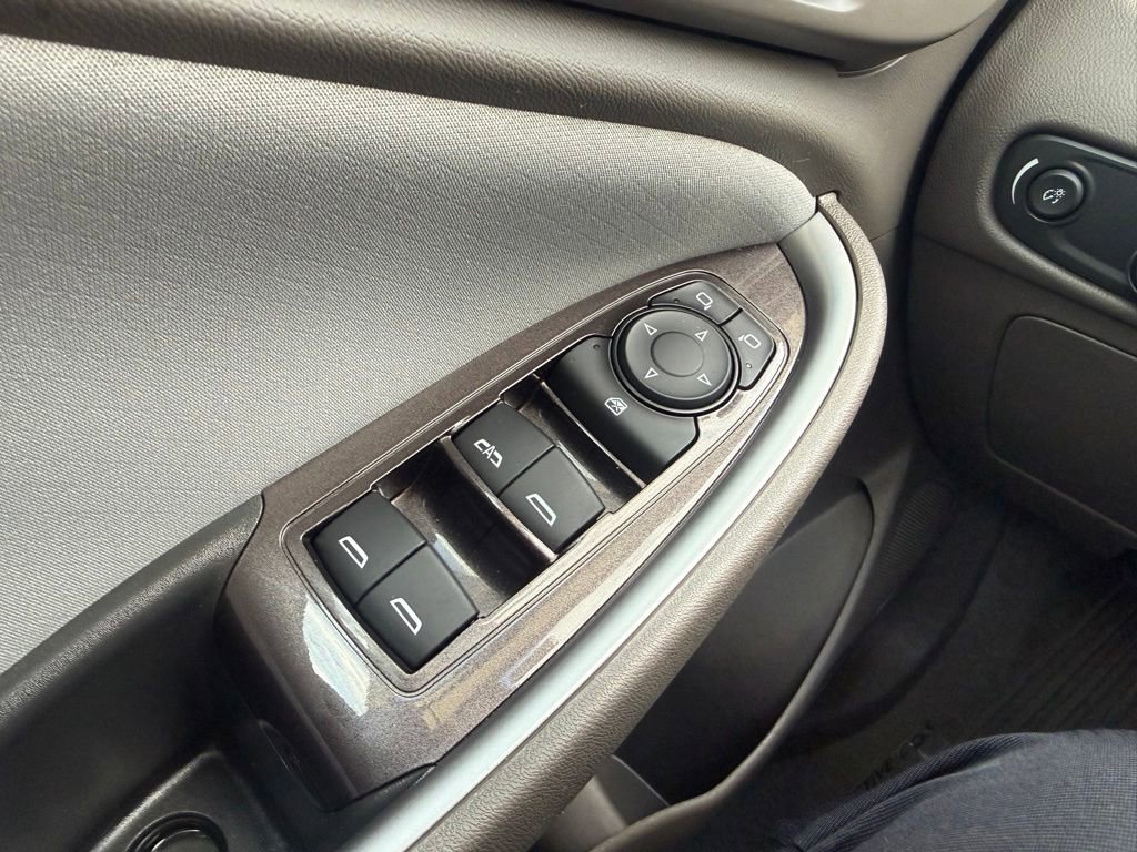 Used 2023 Chevrolet Malibu LT image 30