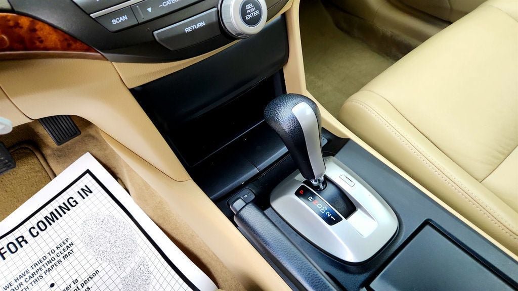 Used 2010 Honda Accord EX-L image 17