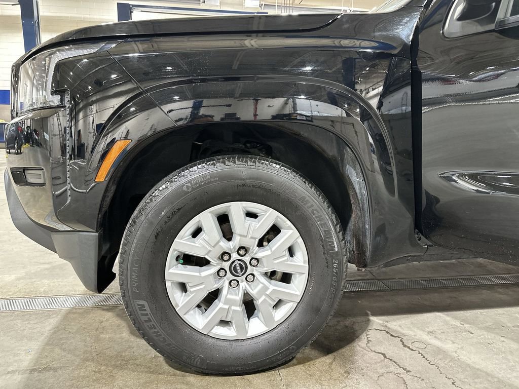Used 2023 Nissan Frontier SV image 18