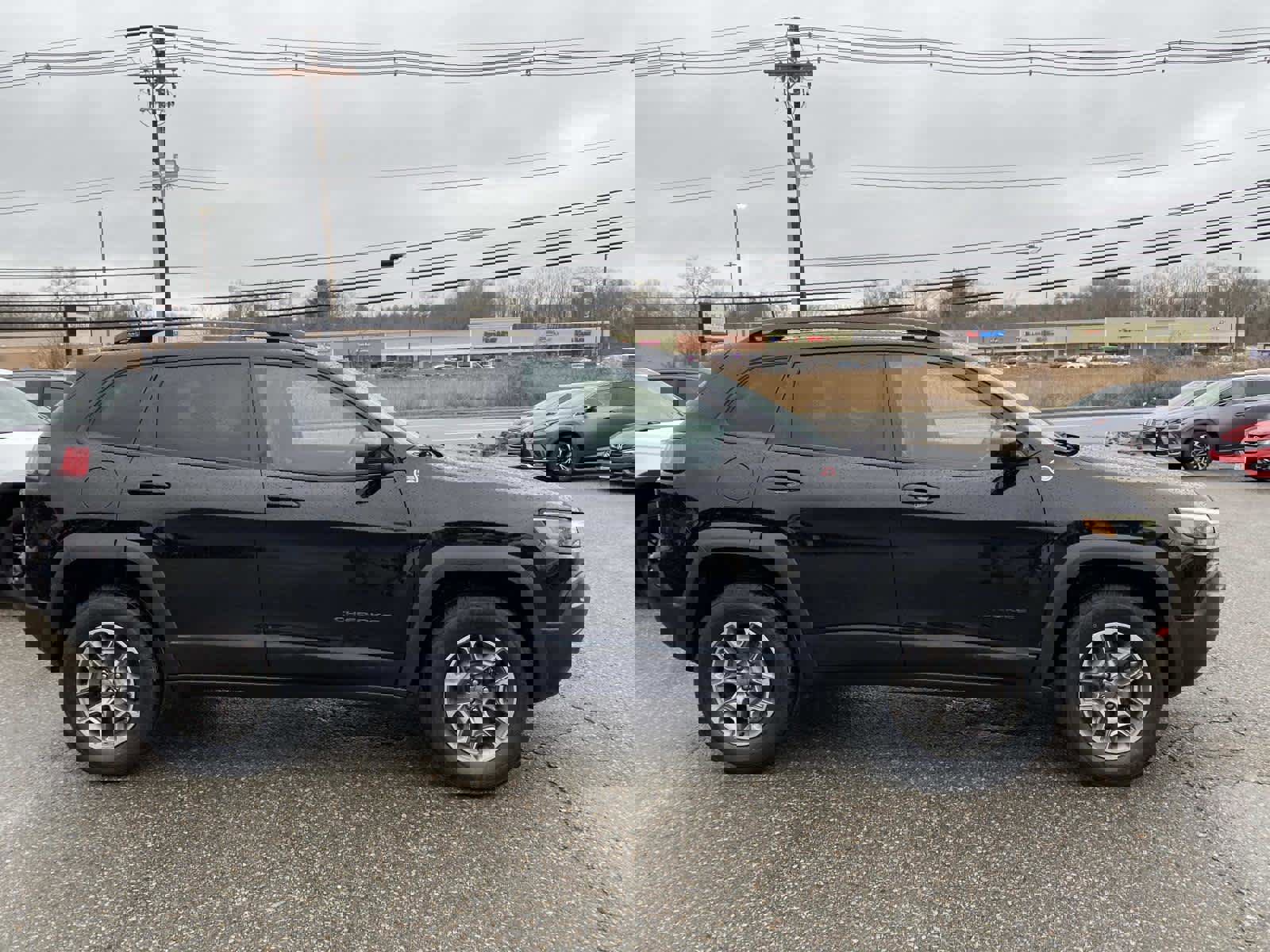 Certified 2022 Jeep Cherokee Trailhawk image 2