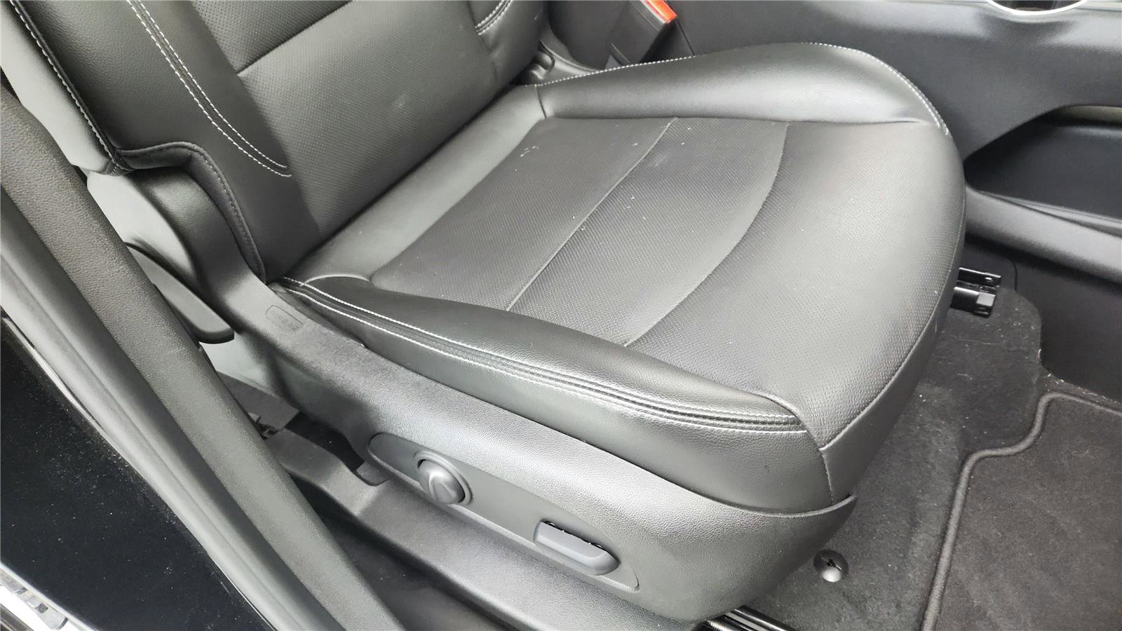 Used 2022 GMC Terrain SLT image 29