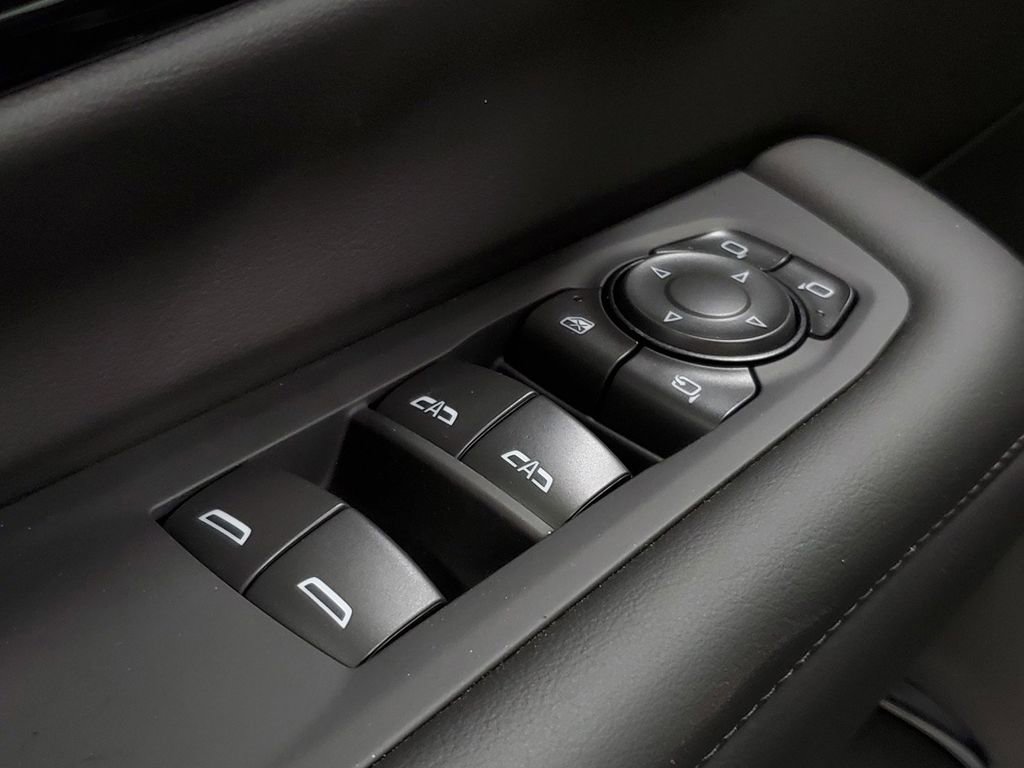 Used 2025 Chevrolet Tahoe Z71 w/ Comfort Package image 28