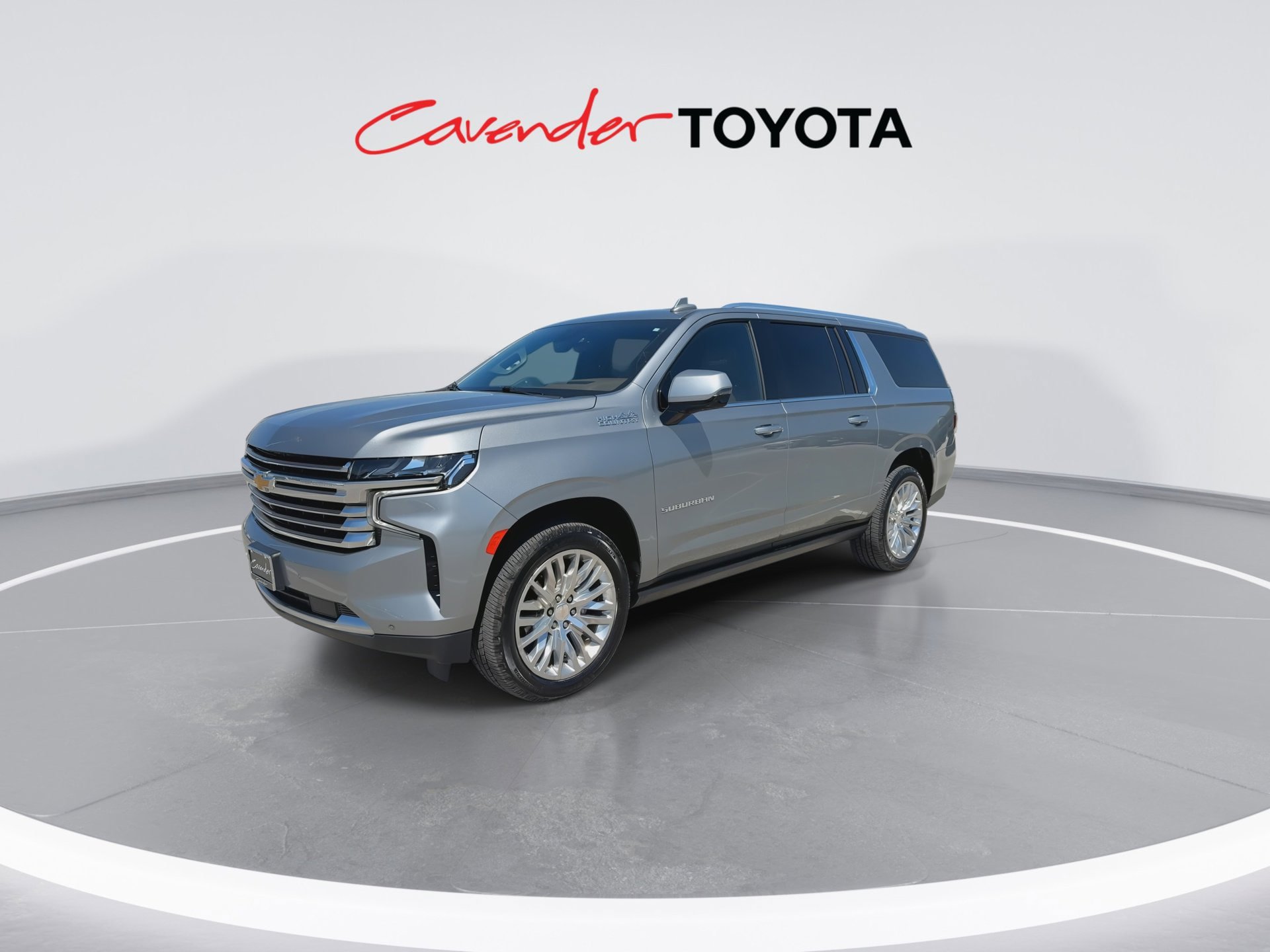 Used 2024 Chevrolet Suburban High Country w/ Premium Package 2 AWD/4WD image 4