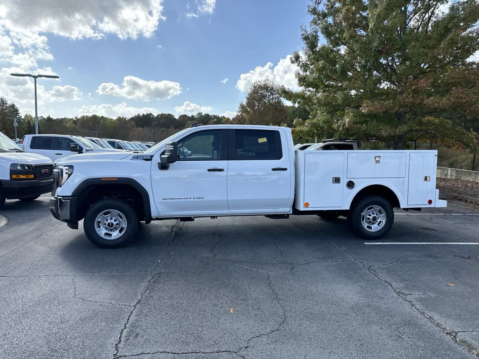 New 2024 GMC Sierra 2500 Pro w/ Convenience Package image 8