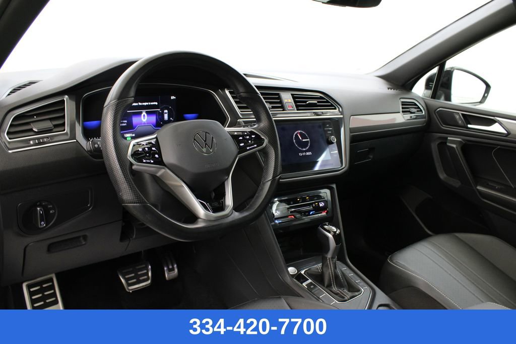 Certified 2023 Volkswagen Tiguan SE R-Line image 15