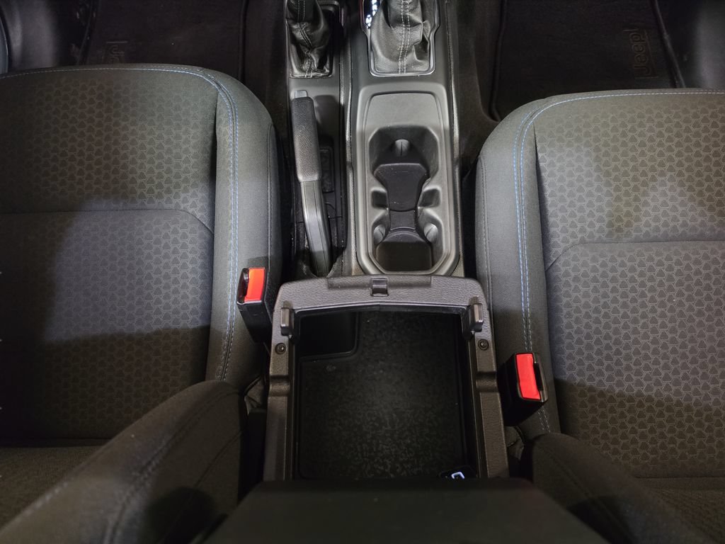 Certified 2025 Jeep Wrangler Unlimited Rubicon 4xe w/ Convenience Group AWD/4WD image 15