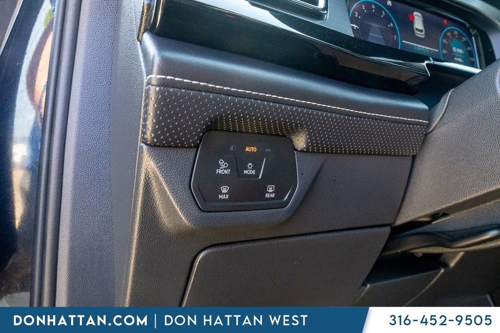 Used 2024 Volkswagen Atlas Cross Sport SE FWD image 15