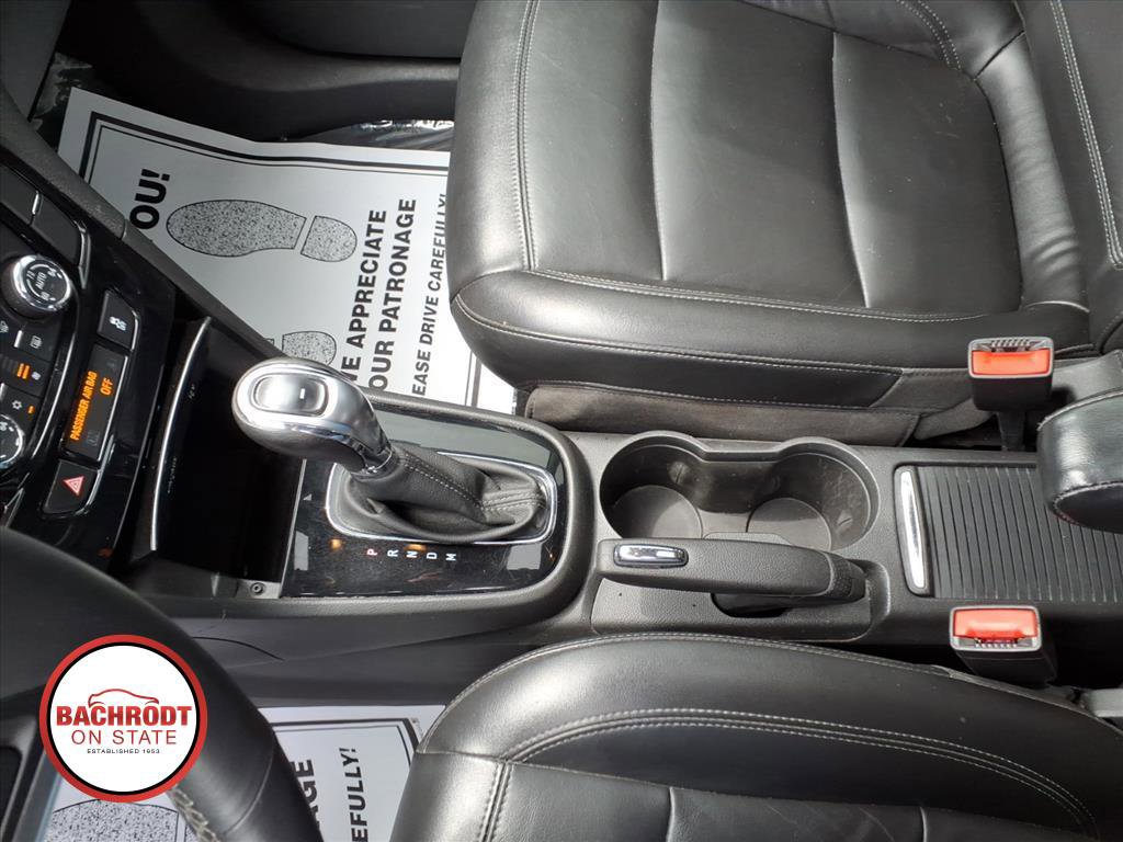 Used 2019 Buick Encore Essence w/ Experience Buick Package FWD image 16