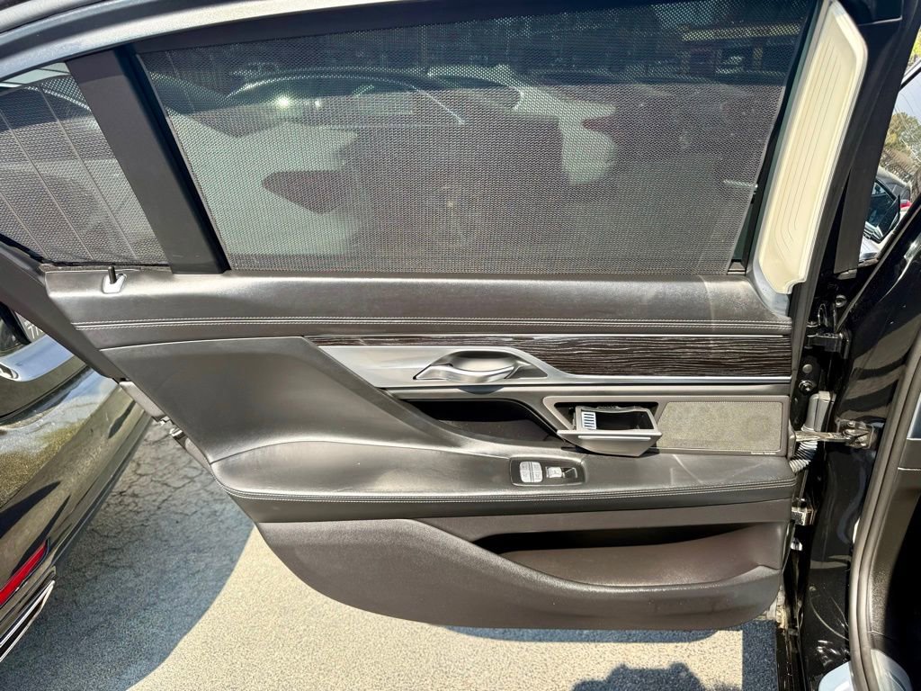 Used 2017 BMW 740i RWD image 38