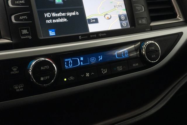Used 2018 Toyota Highlander Limited Platinum AWD/4WD image 32