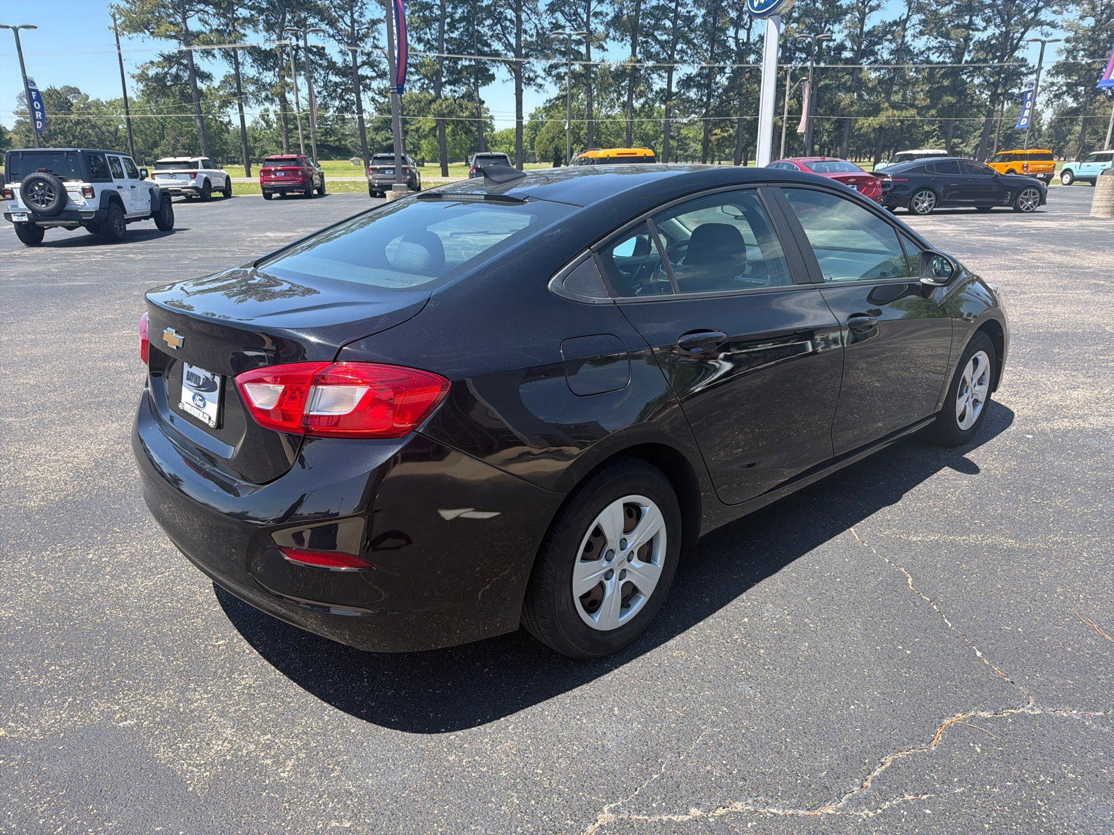 Used 2017 Chevrolet Cruze LS FWD image 6