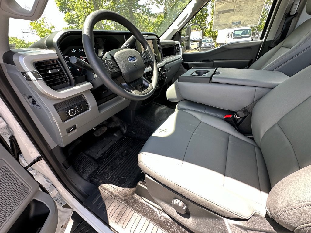 New 2026 Ford F550 4x4 Regular Cab Super Duty image 13