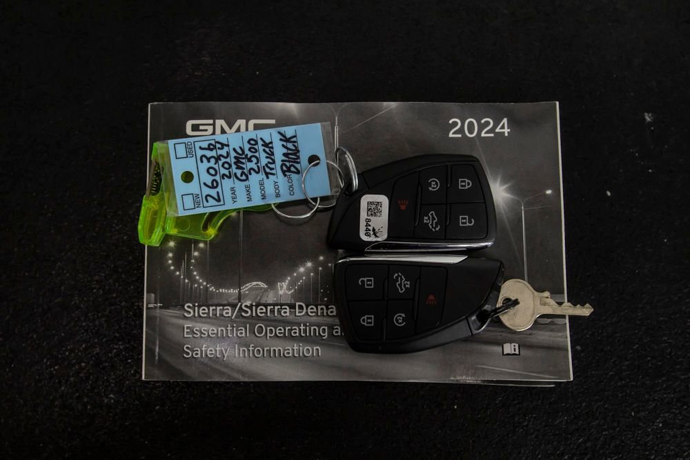 Used 2024 GMC Sierra 2500 AT4 w/ AT4 Premium Plus Package AWD/4WD image 43