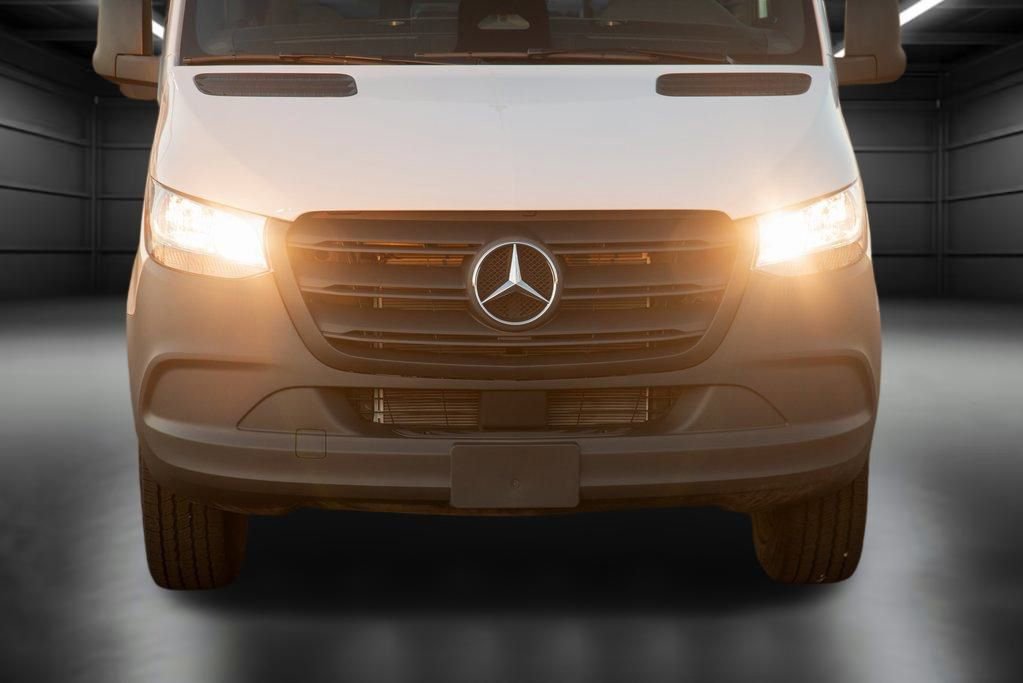 Used 2025 Mercedes-Benz Sprinter 2500 image 13