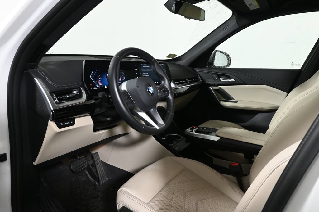 Used 2024 BMW X1 xDrive28i w/ Convenience Package AWD/4WD image 4