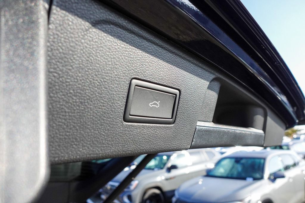 New 2026 Volkswagen Atlas SE image 30