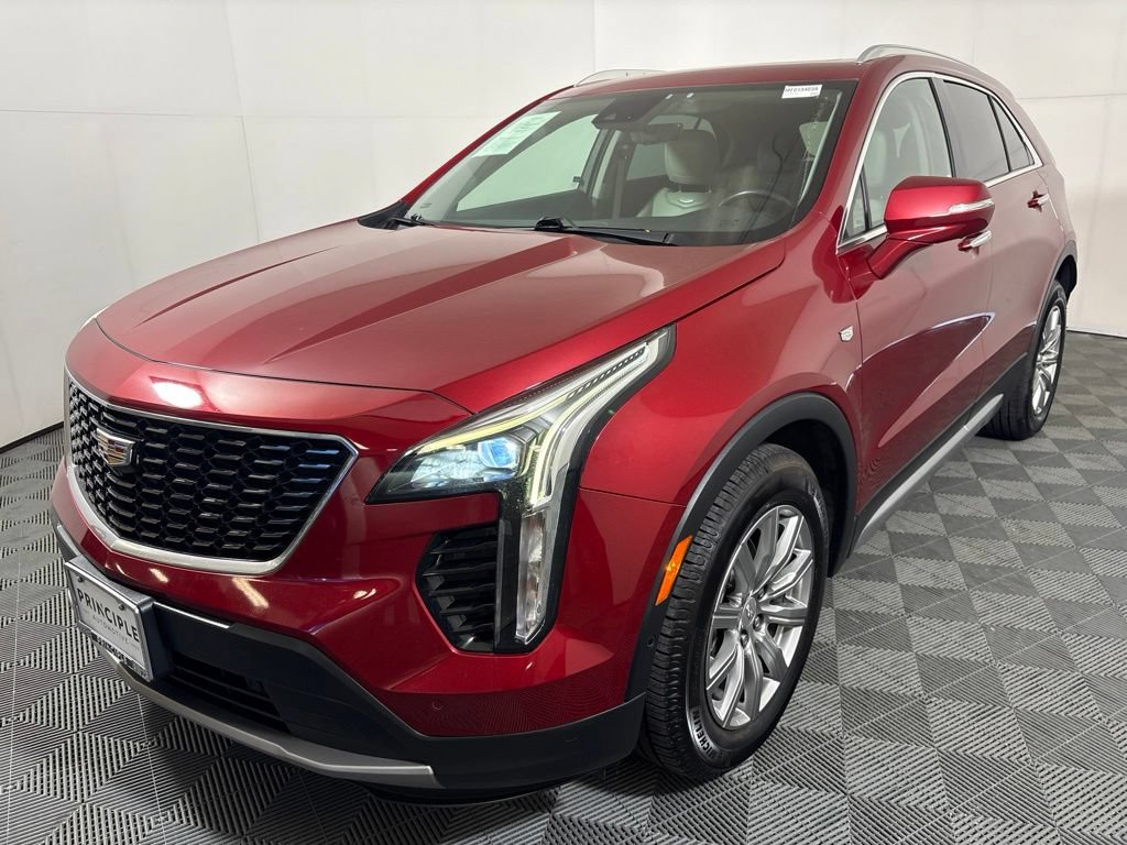 Used 2021 Cadillac XT4 Premium Luxury w/ Enhanced Visibility Package AWD/4WD image 2