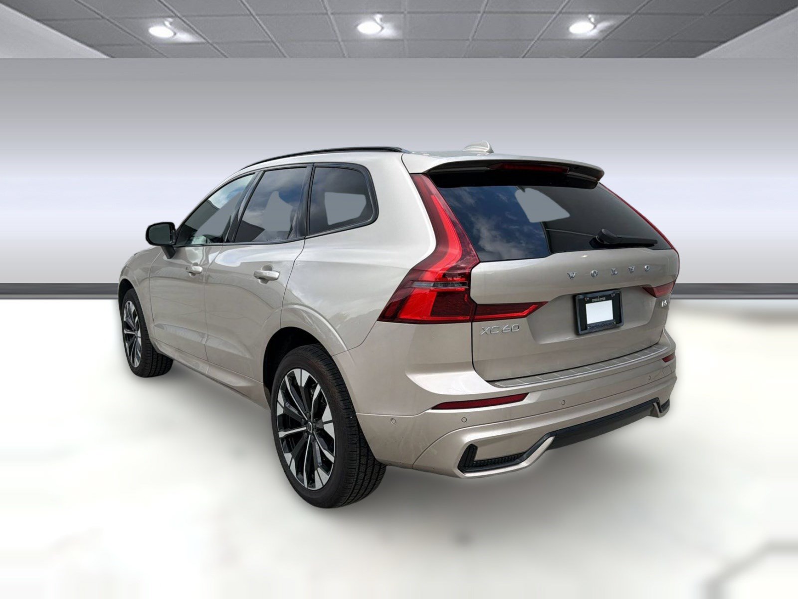 Certified 2026 Volvo XC60 B5 Plus w/ Protection Package Premier AWD/4WD image 3