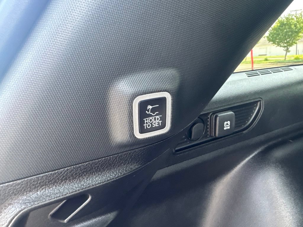 Used 2024 Jeep Grand Cherokee Altitude AWD/4WD image 43