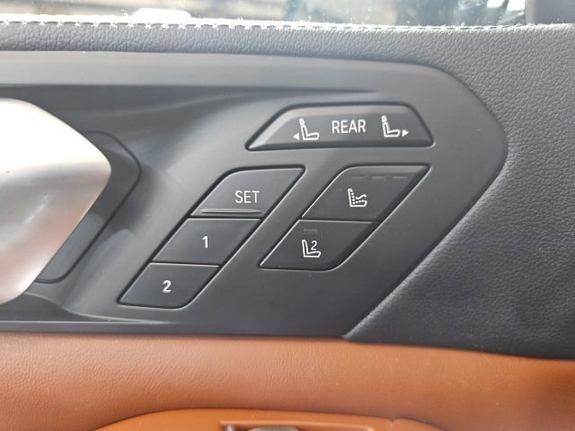 Used 2019 BMW X7 xDrive50i w/ Dynamic Handling Package image 16