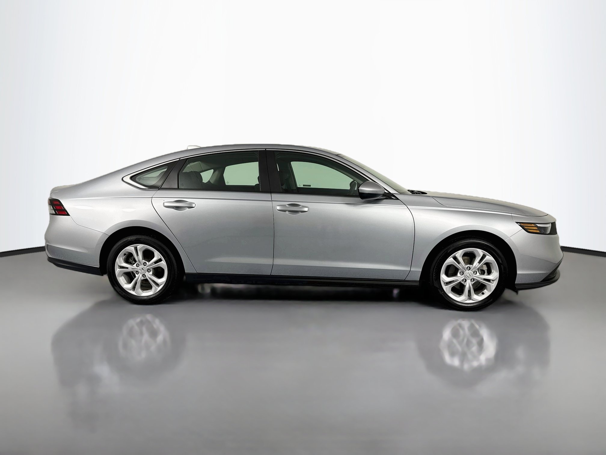 Certified 2023 Honda Accord LX image 4
