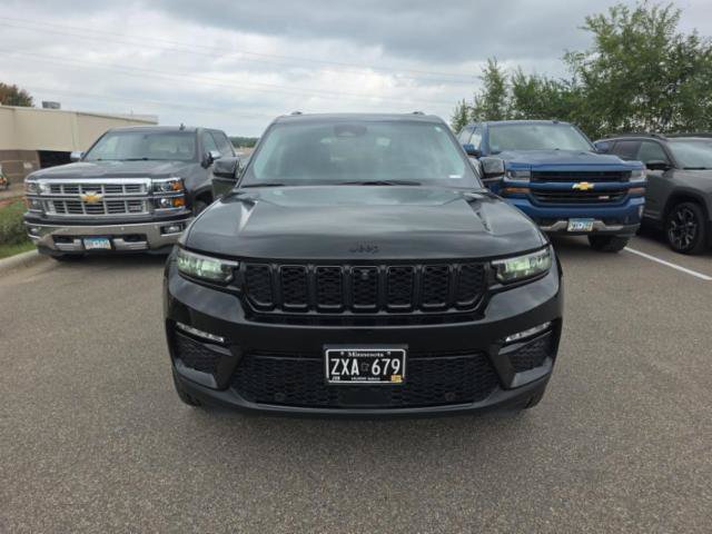 Used 2023 Jeep Grand Cherokee Limited w/ Luxury Tech Group II AWD/4WD image 14