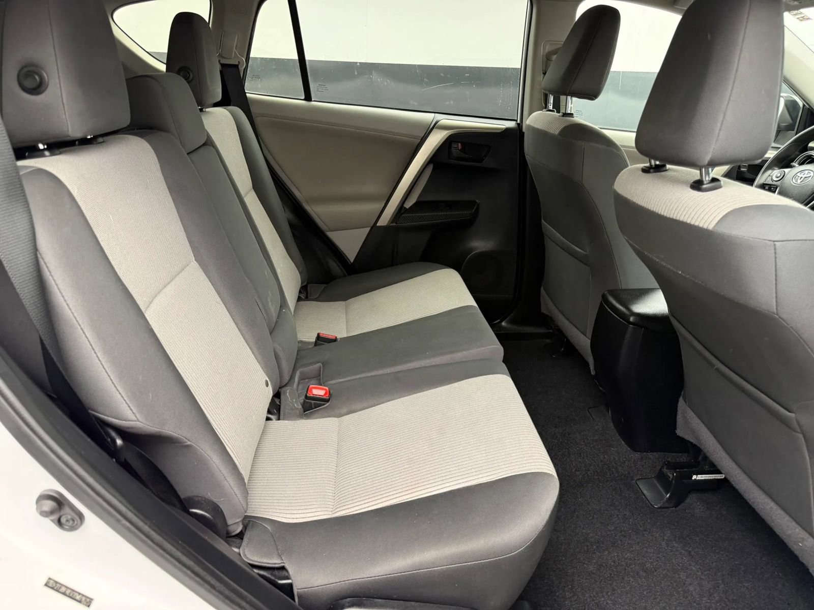 Used 2013 Toyota RAV4 LE AWD/4WD image 38