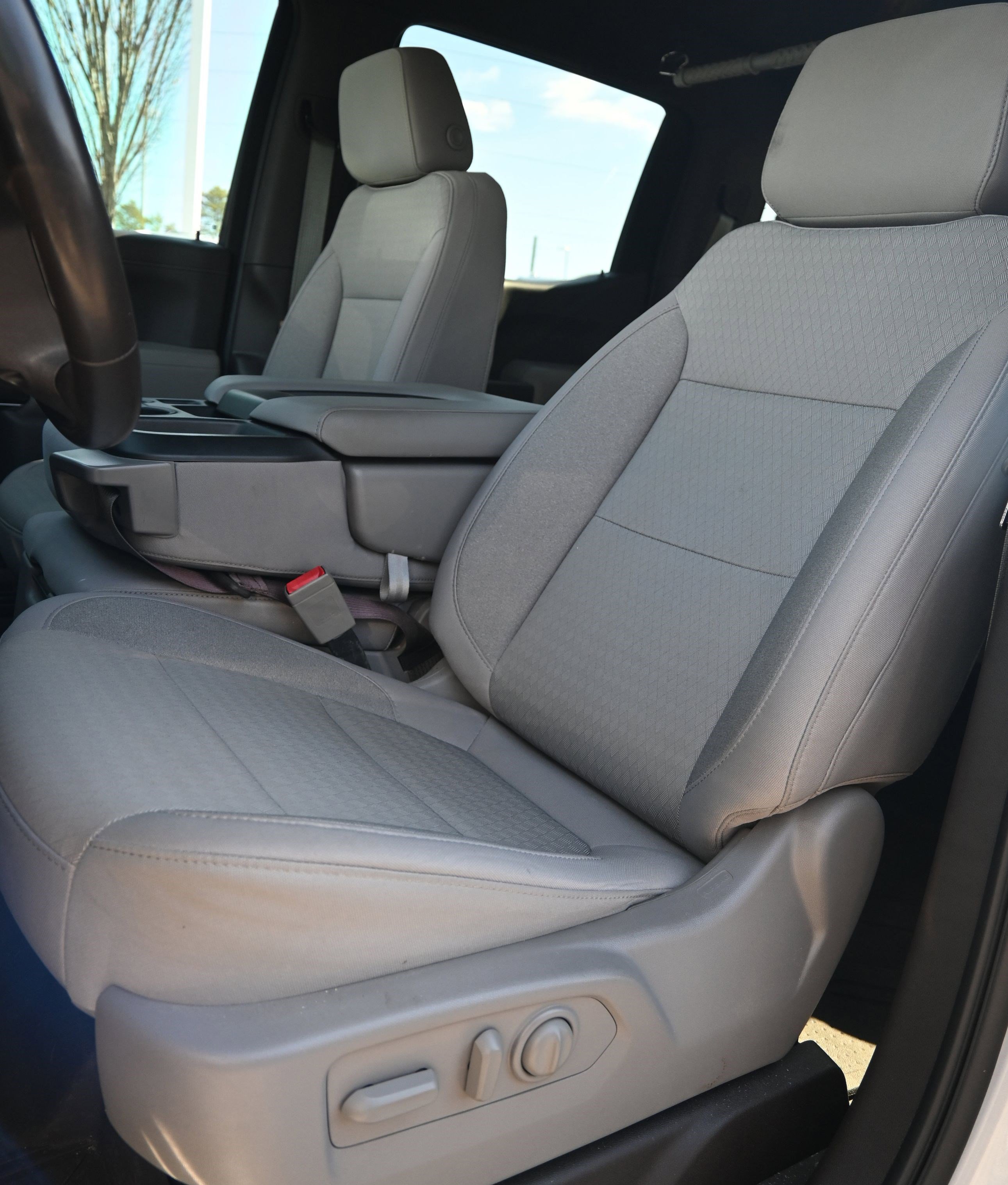 Used 2021 Chevrolet Silverado 1500 LT w/ LPO, Dark Essentials Package image 17