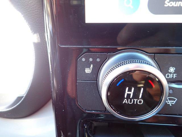 Certified 2023 Toyota Highlander XLE image 26