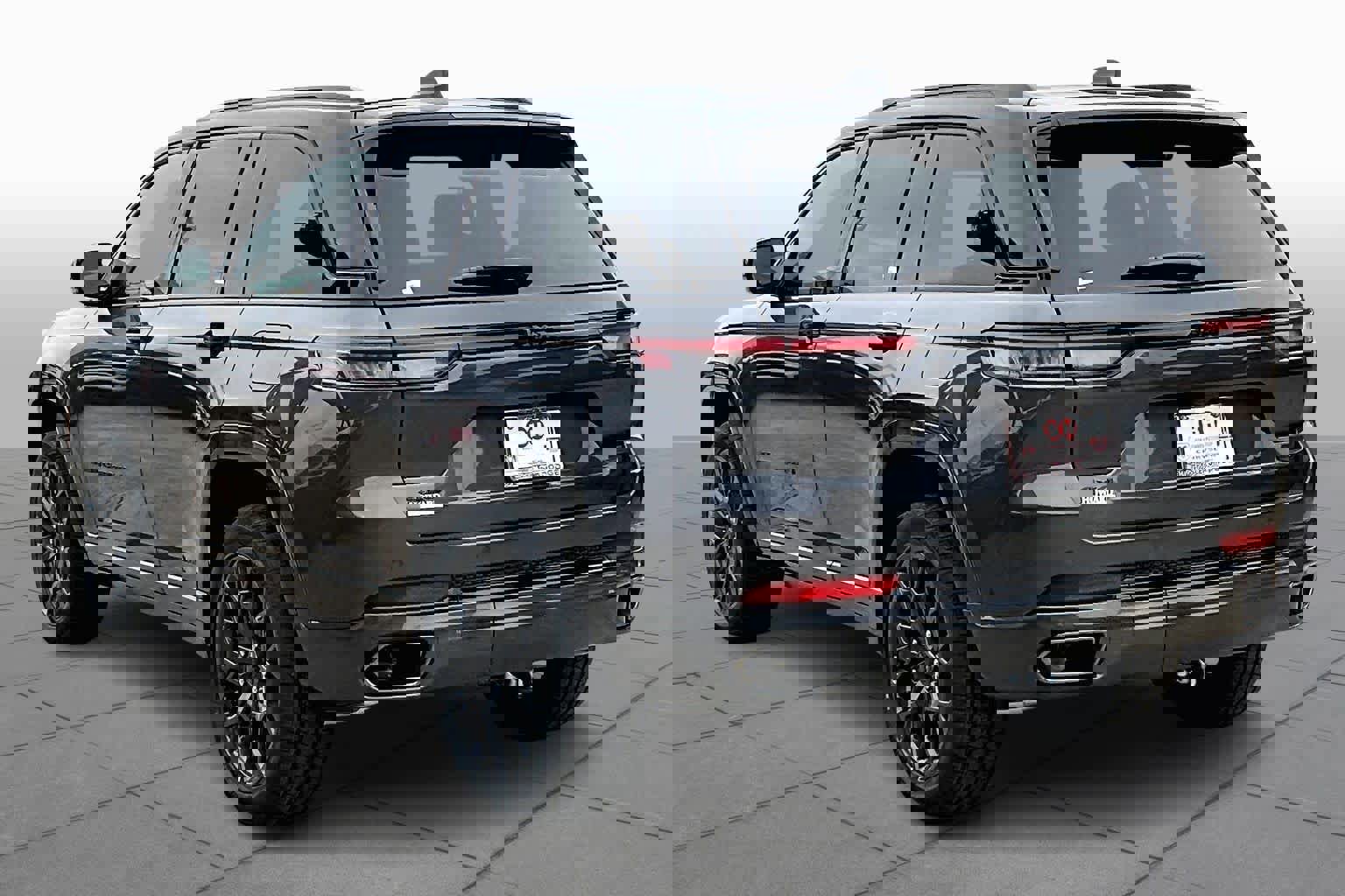 New 2025 Jeep Grand Cherokee Summit w/ Obsidian Package image 13