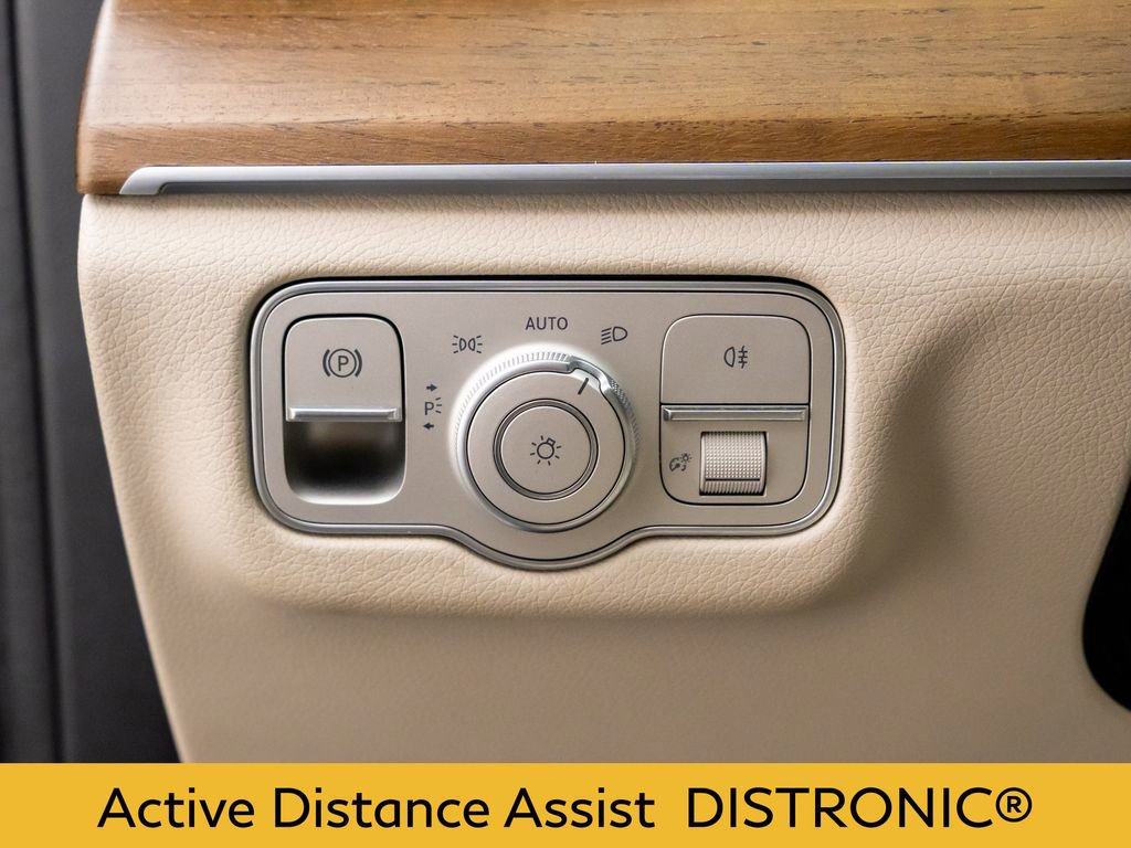 Used 2023 Mercedes-Benz GLS 450 4MATIC image 23