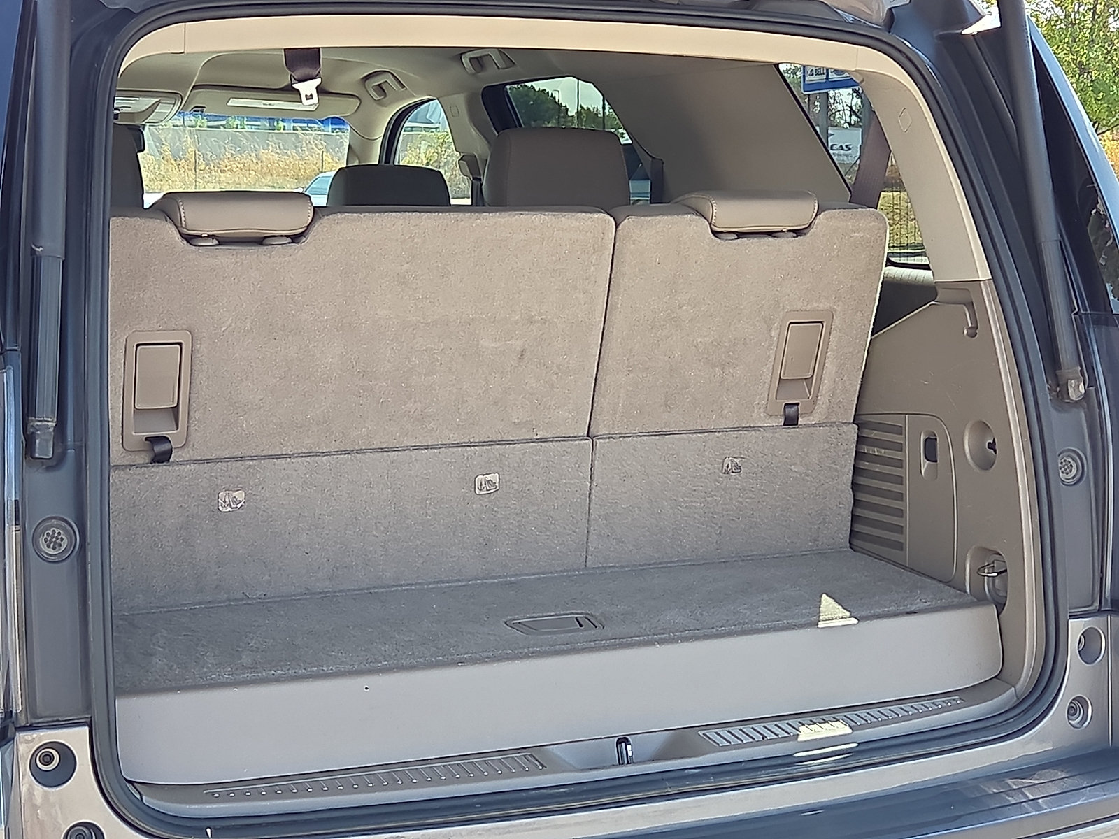 Used 2019 GMC Yukon SLT w/ HD Trailering Package AWD/4WD image 9